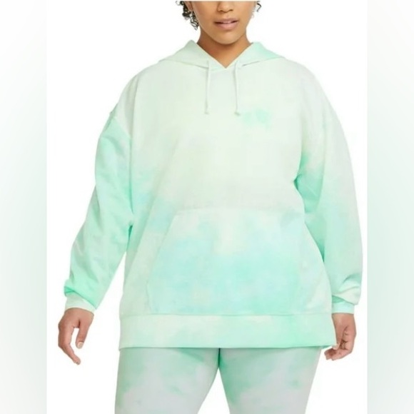 Nike Tops - NWOT NIKE Womens Pullover Hoodie